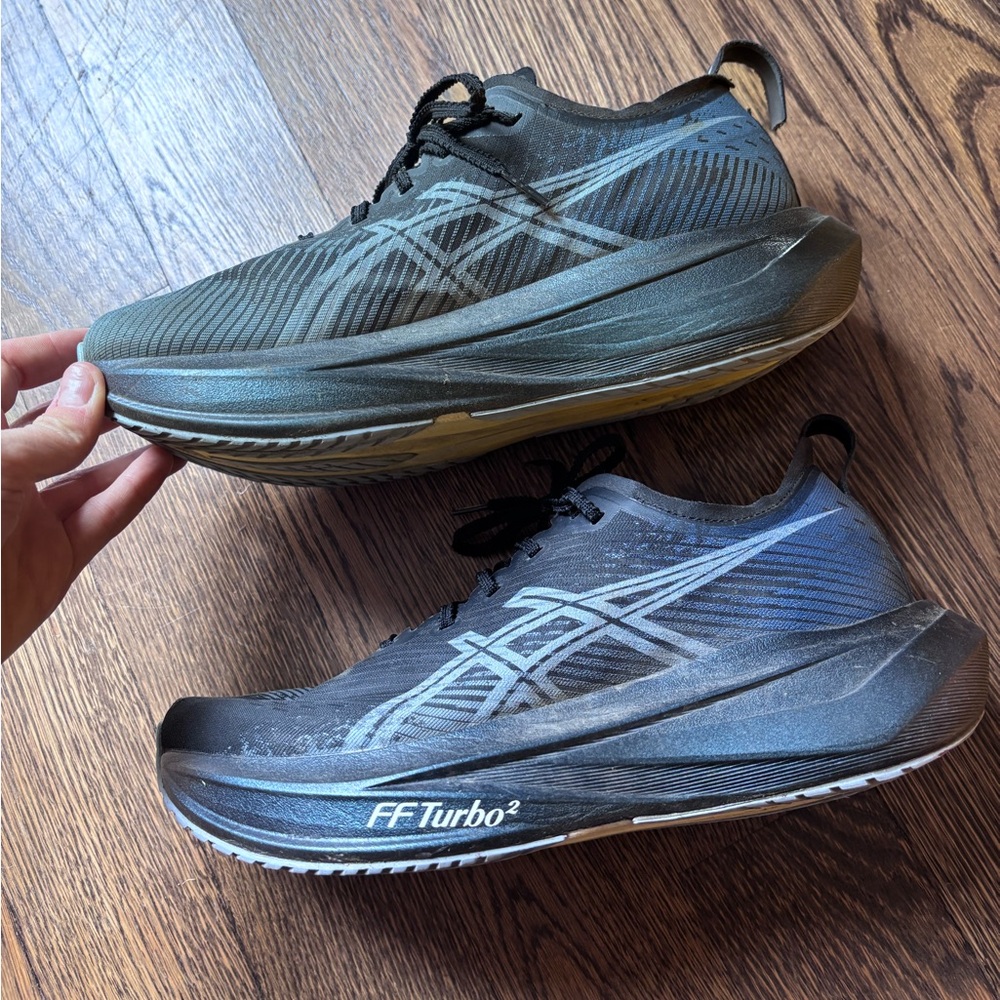 ASICS Megablast Men’s Size 8/Women’s Size 9.5